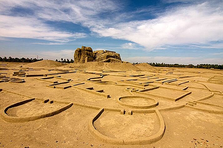 Раскопки города Керма. Священная скала Западная Деффуфа в Керме