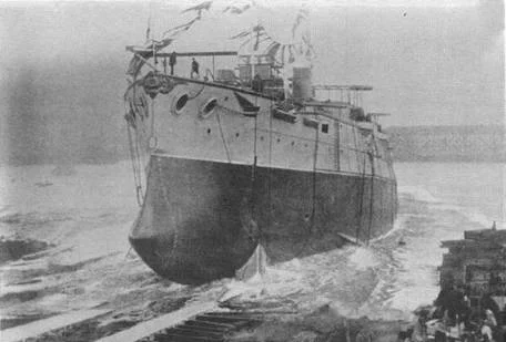 Корпус броненосца “Ясима” во время спуска на воду. 28 февраля 1896 г.