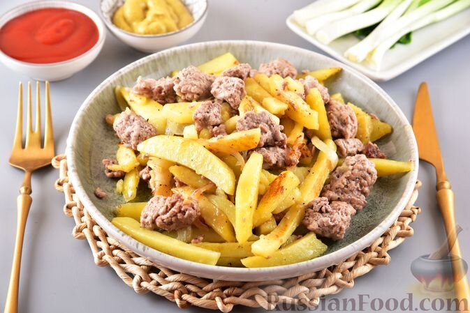 картофель, фарш мясной, лук репчатый, масло растительное, соль, перец чёрный молотый