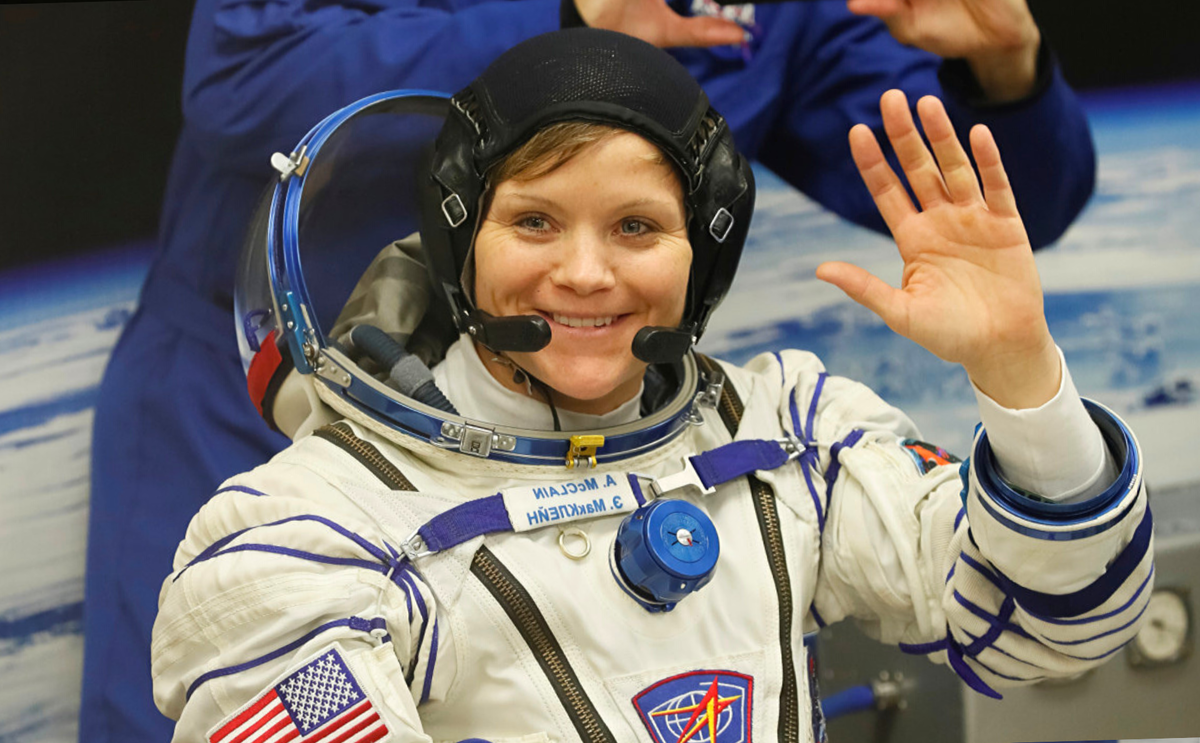 Энн МакКлейн - американский астронавт, полковник ВВС США
