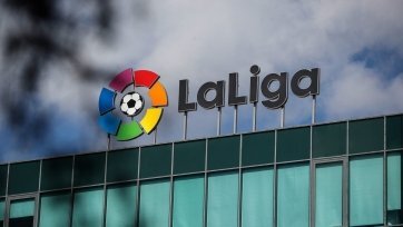 Как сообщает Marca, прерванный чемпионат из-за эпидемии коронавируса планируют возобновить в середине мая, а новый сезон может начаться в сентябре.
