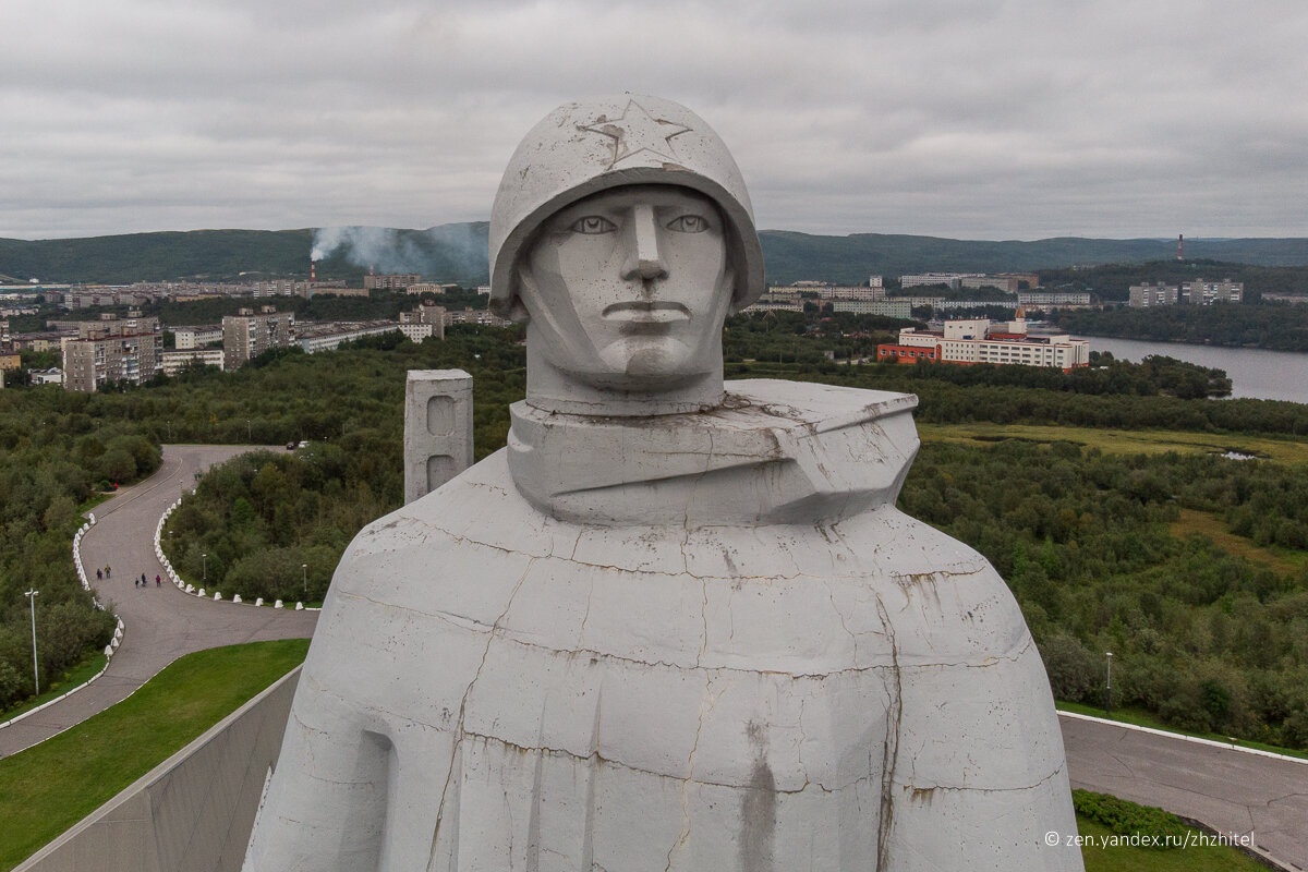 Памятник алеша в мурманске рисунок