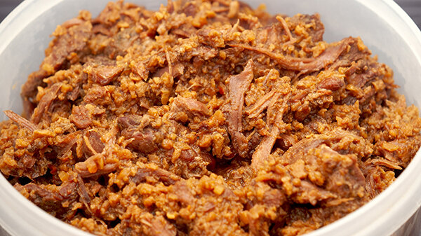 Тушеная говядина с соевым фаршем и томатами. Фото автора