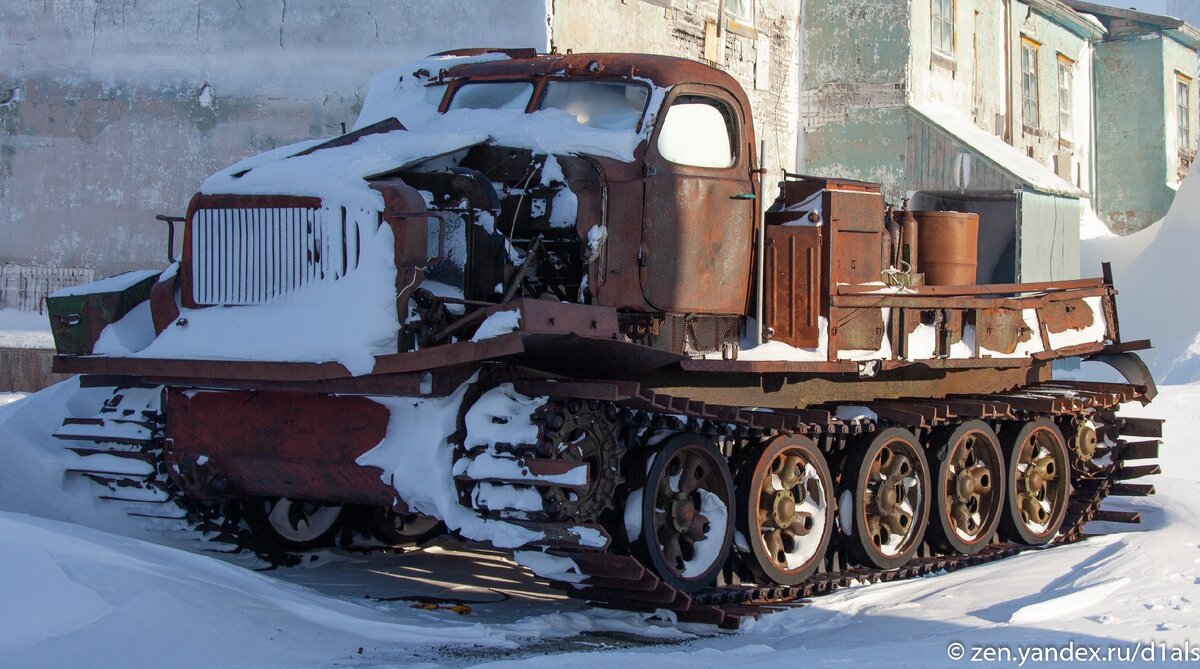 Нашел в Арктике легендарный тяжелый артиллерийский тягач АТ-Т - настоящий танк в гражданской одежде