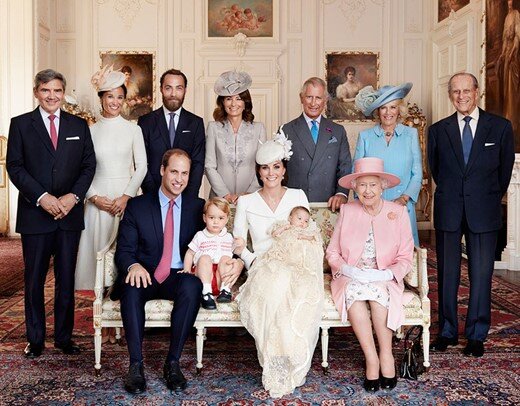 Official photo from Princess Charlotte's christening. Photo by Mario Testino 
Источник: https://www.dpreview.com/articles/1554633608/royal-family-photographers-prince-george-privacy