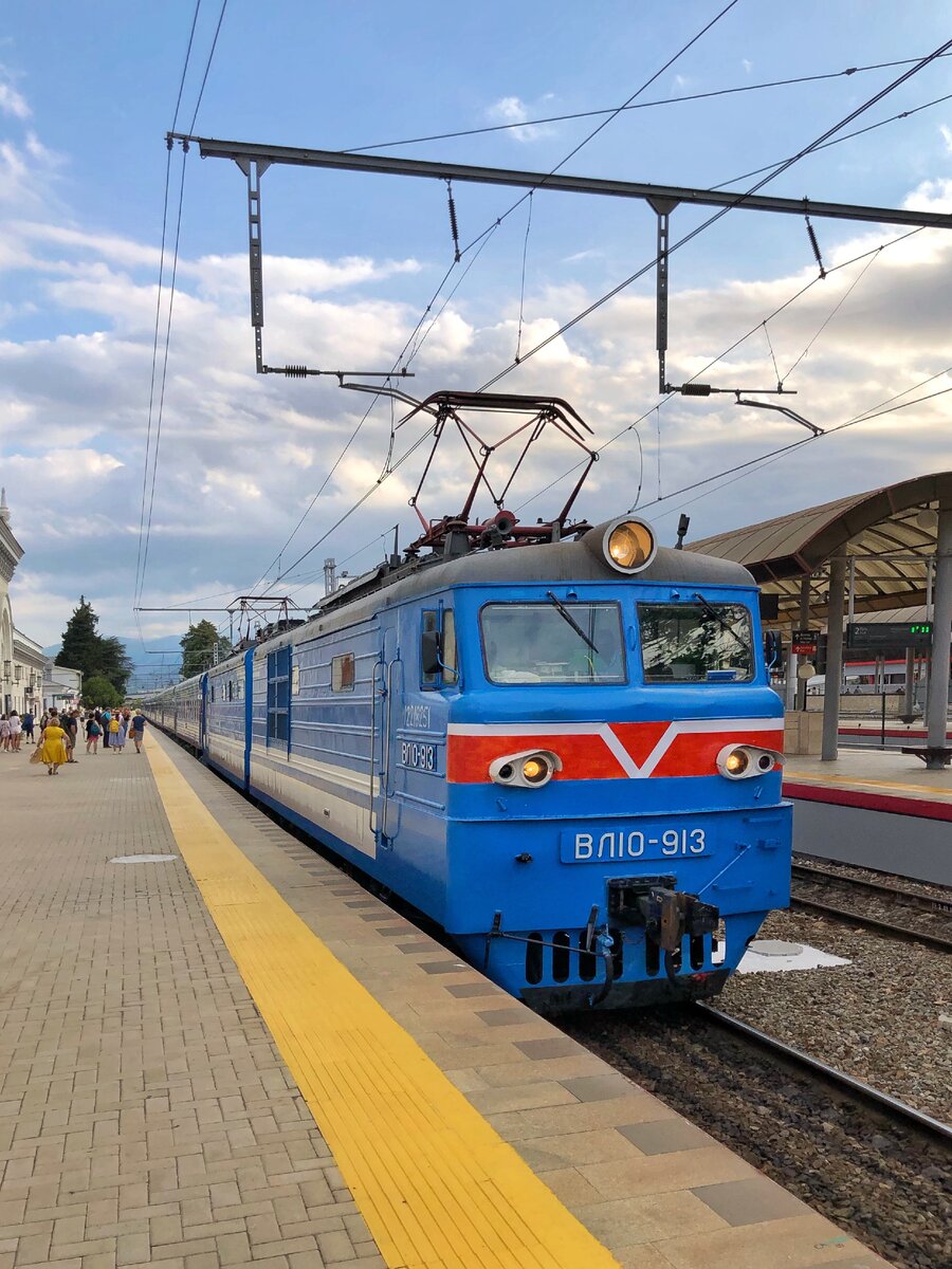 Поезд 927с сочи. Туристический поезд Сочи Туапсе Гагра. Ретро поезд Адлер Гагра. Ретро поезд Сочи Гагра. Туристический поезд «Сочи» Туапсе – Сочи – Гагра.