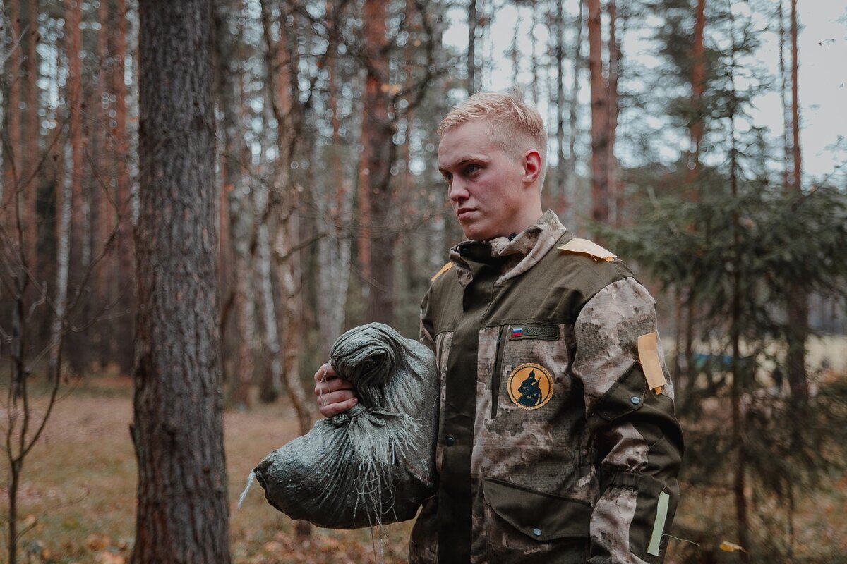 ради этого "груза" бежал от целого племени по кустам