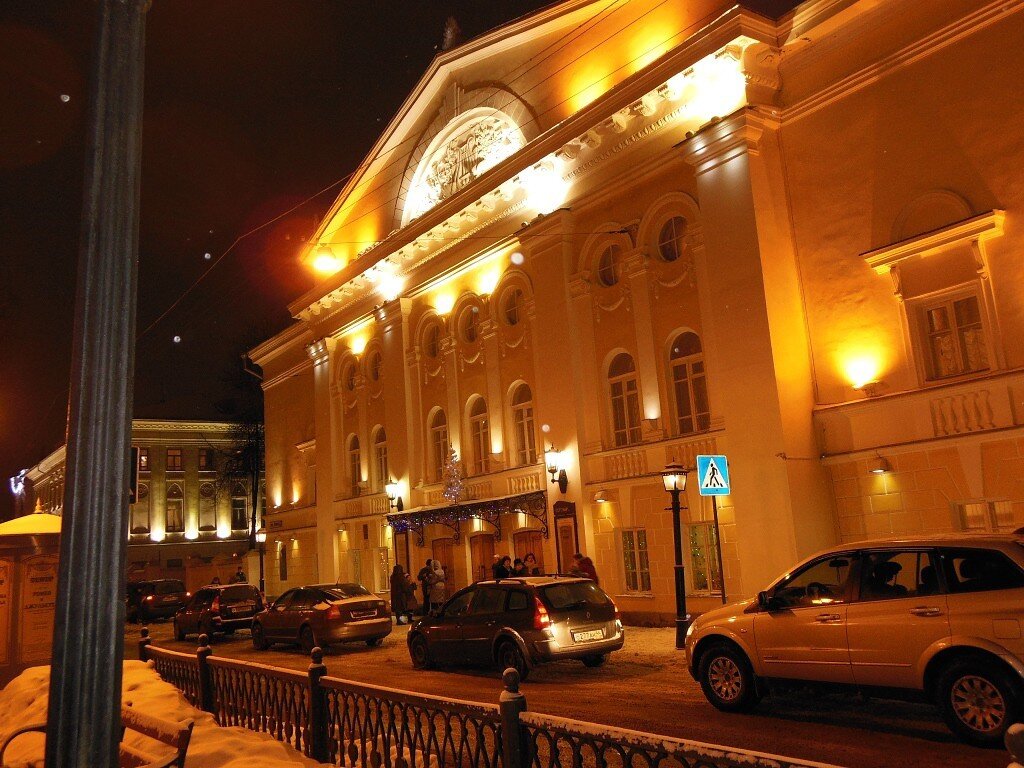 г. Кострома, драматический театр имени Н.А. Островского (фото автора)