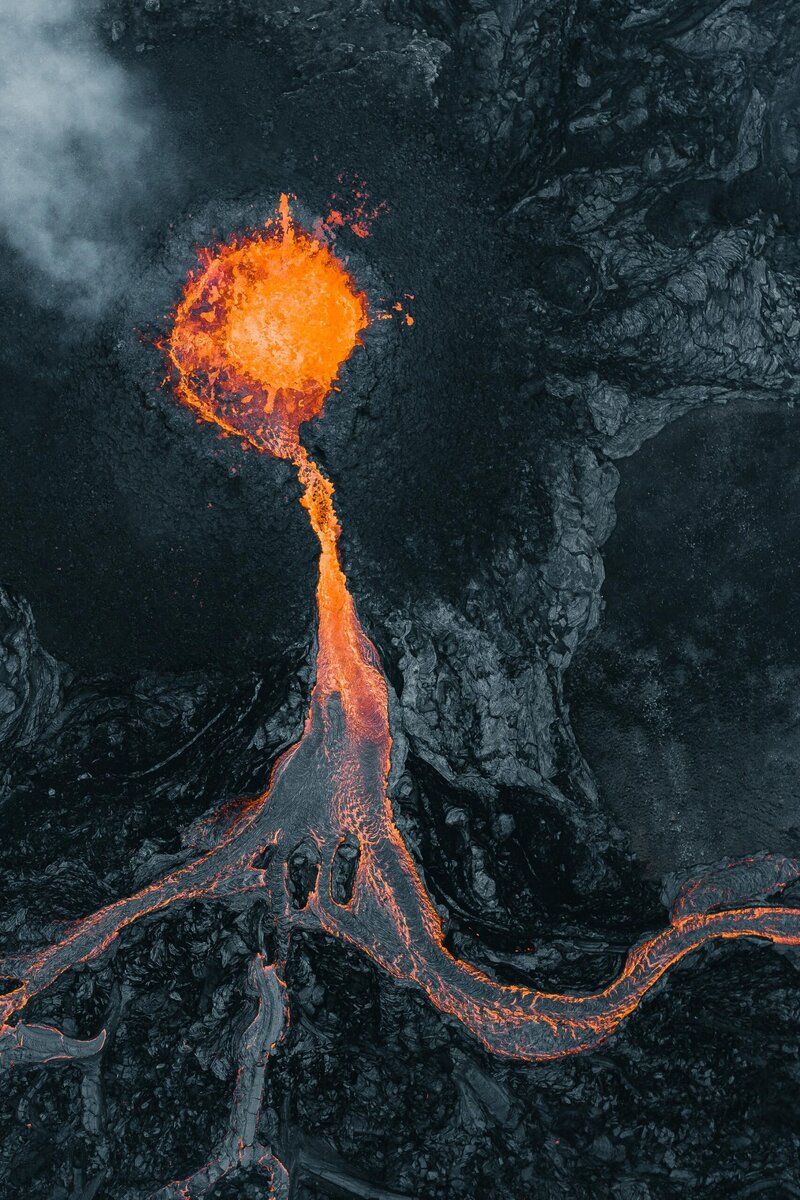 https://www.behance.net/gallery/116015757/NEW-EARTH-eruption-in-Iceland