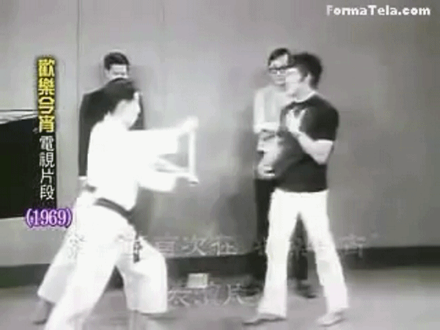 Брюс ломает четвертую стену