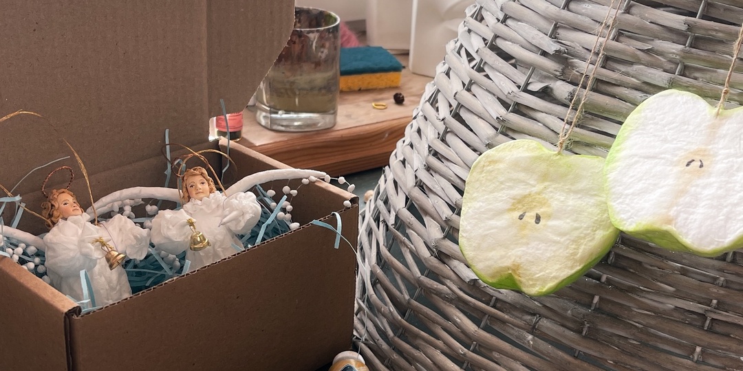 Оказалось, что не все правильно хранят ватные елочные игрушки