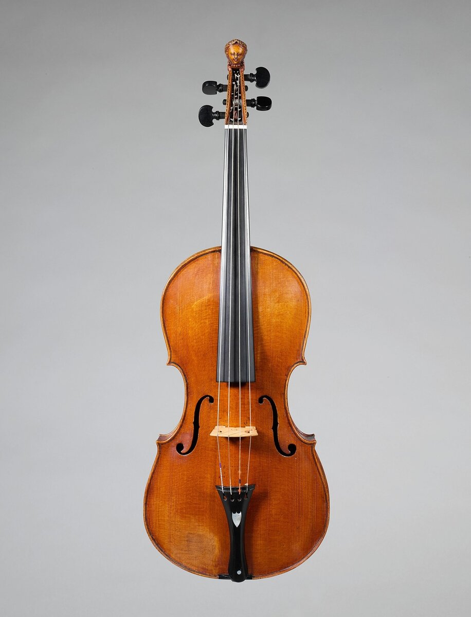 Скрипка немецкого мастера И. Тильке (прим. 1685 г.)