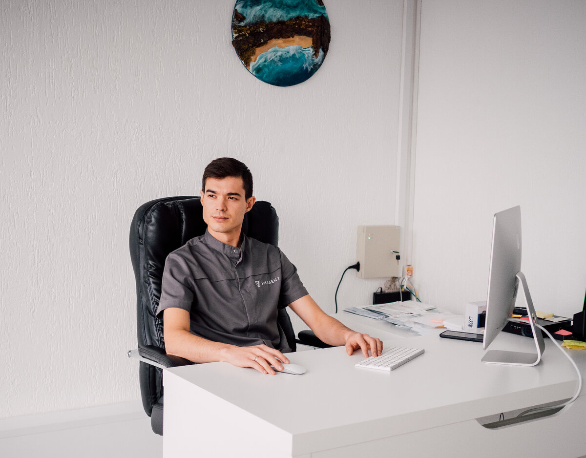 Искужин А.Р  Основатель сети стоматологических центров Риадент 