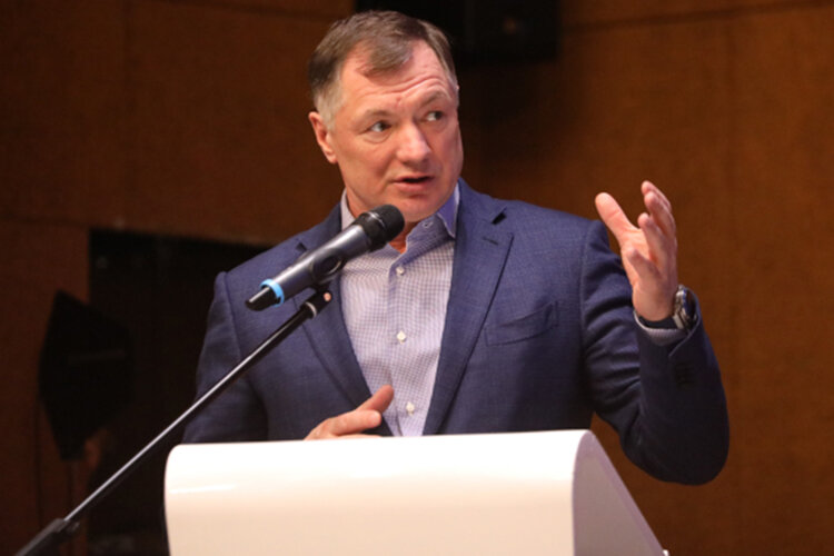 Марат Хуснуллин дал большое интервью РБК, в котором рассказал, какие риски видит в строительной сфере на фоне последних событий, очень беспокоился за финансирование коммерческой недвижимости и заверил, что со строительством скоростной трассы M12 проблем нет