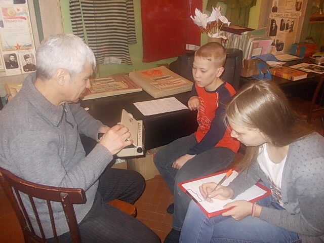 Воспитанники Лесосибирского детского дома с Акифом Саттаровым