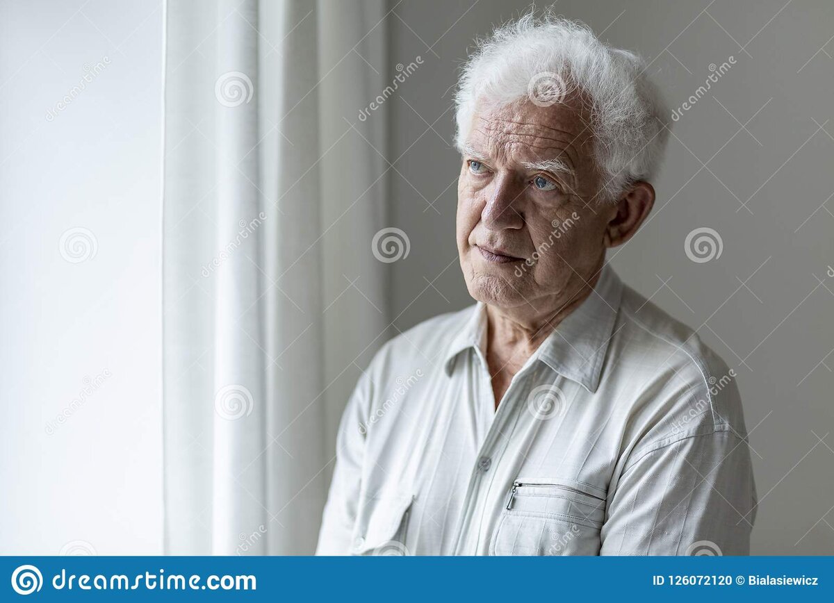 https://ru.dreamstime.com/%D0%BF%D0%BE%D0%B6%D0%B8%D0%BB%D0%BE%D0%B9-%D1%87%D0%B5%D0%BB%D0%BE%D0%B2%D0%B5%D0%BA-%D1%81%D0%BC%D0%BE%D1%82%D1%80%D1%8F-%D0%BE%D1%82%D1%81%D1%83%D1%82%D1%81%D1%82%D0%B2%D1%83%D1%8E%D1%89%D0%B8%D0%B9-%D0%B8-%D0%B4%D1%83%D0%BC%D0%B0%D1%82%D1%8C-image126072120
