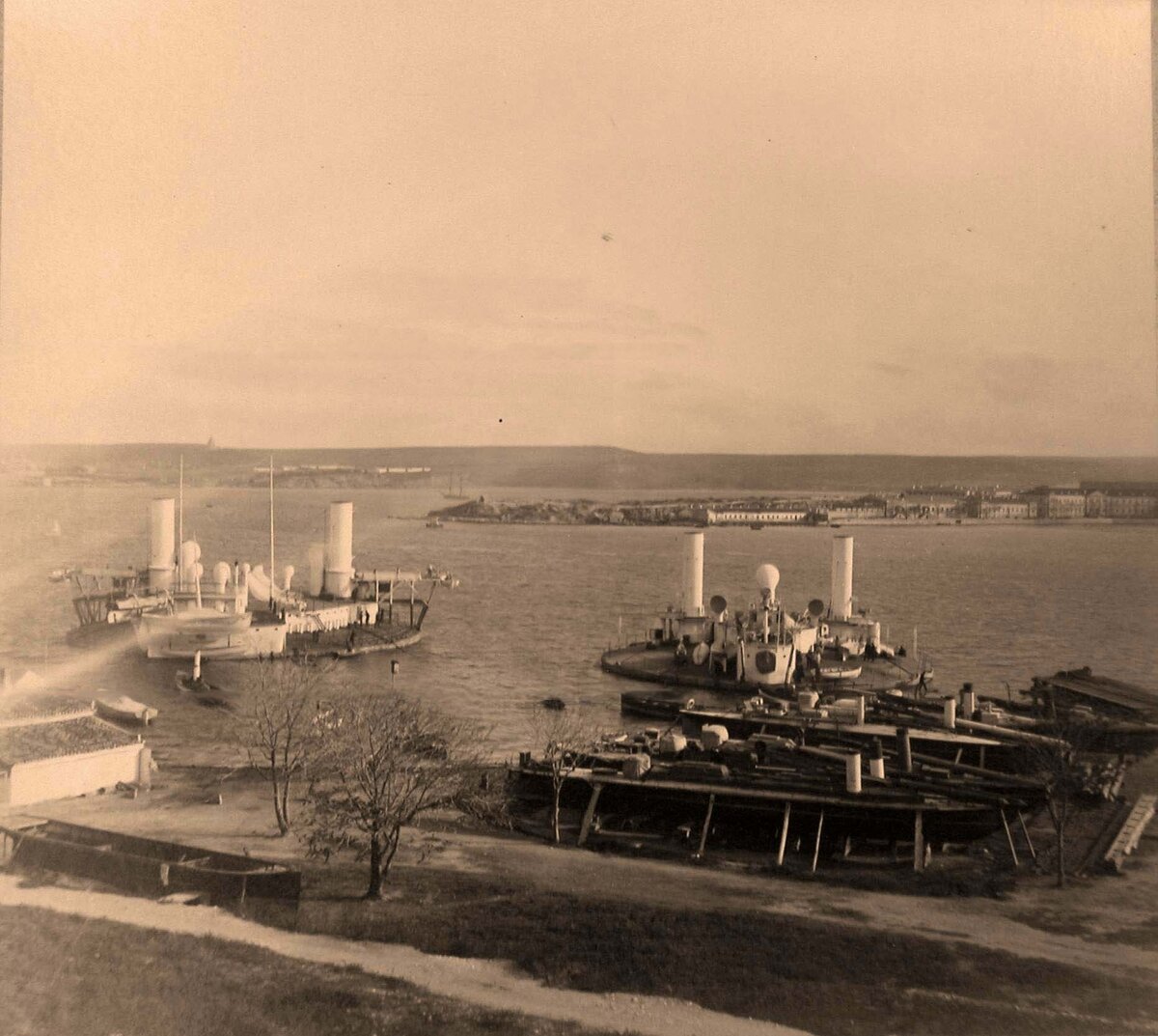 Обе поповки в Севастополе.