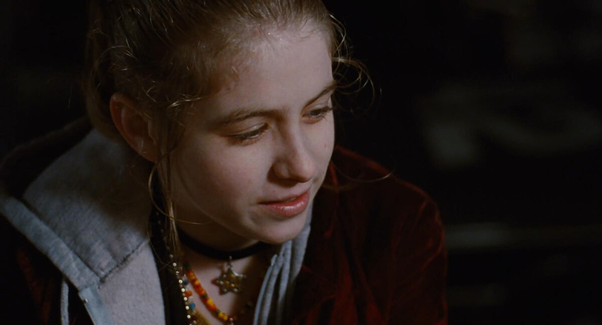 Рошель Дэвис в роли Сары