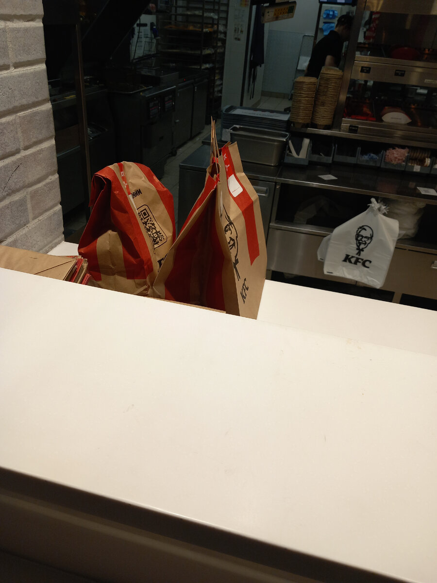 Ресторан быстрого обслуживания KFC город Новосибирск