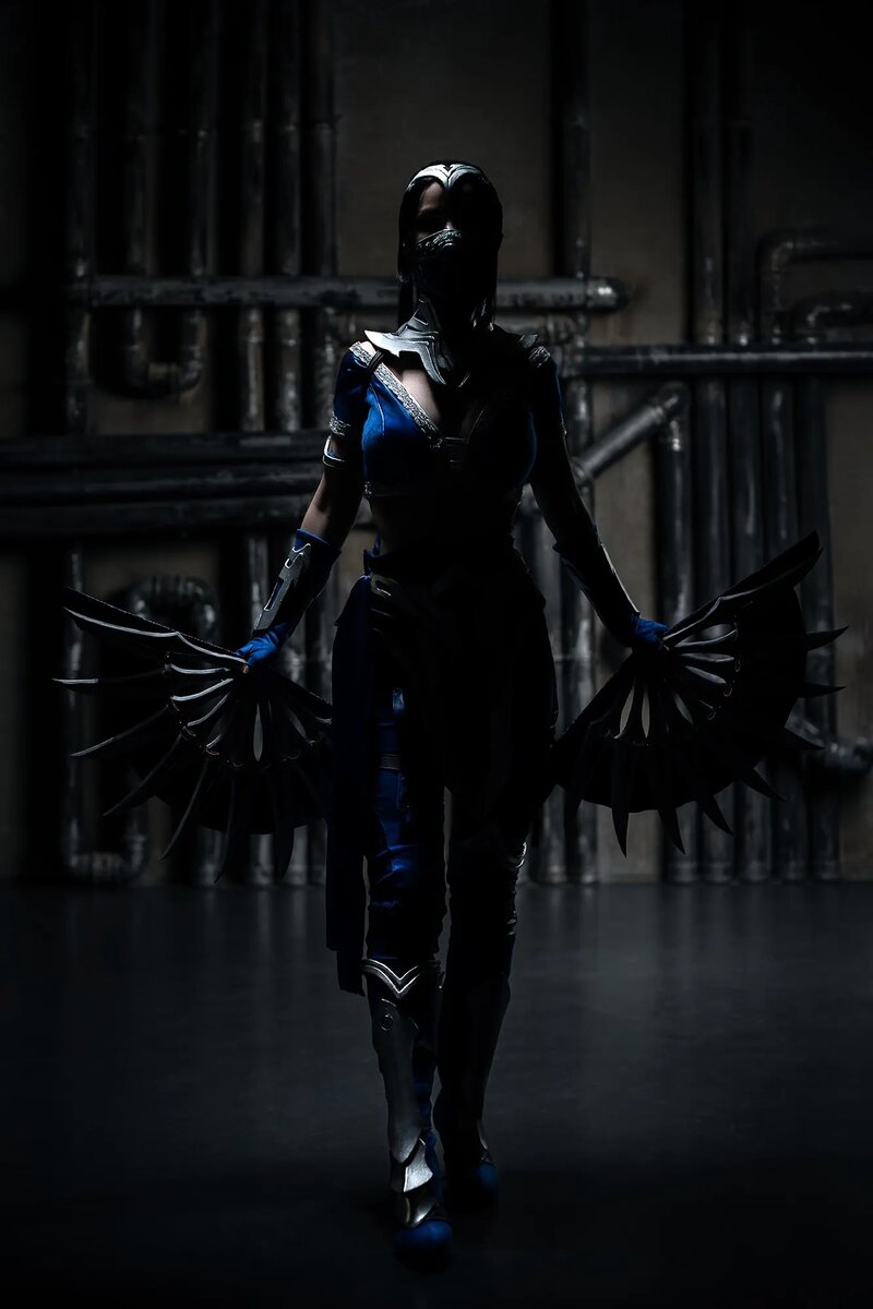 Косплей на Китану из Mortal Kombat. Косплеер: Kitana. Фотограф: makks • tobi. Источник: vk.com/kitanasherwarcos   📷