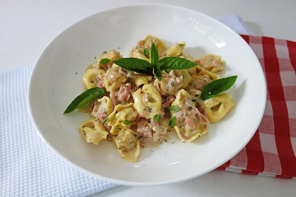 Tortellini — Тортеллини / Итальянская кухня в России - рецепты и советы / эталон62.рф