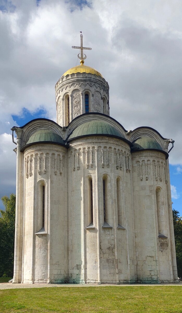 Дмитриевский Собор 
