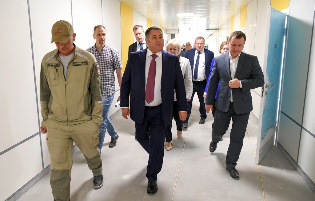 В Твери Игорь Руденя побывал на стройплощадках детской поликлиники и ДОКБ