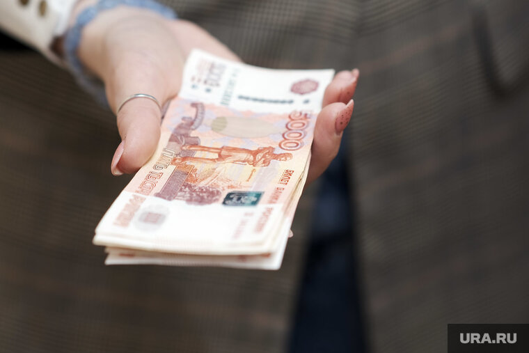    В России работники получат расширенные права на компенсацию, если задерживается зарплата