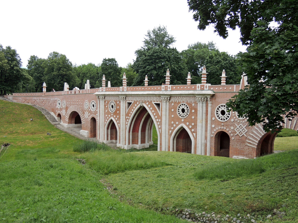 вход в парк царицыно