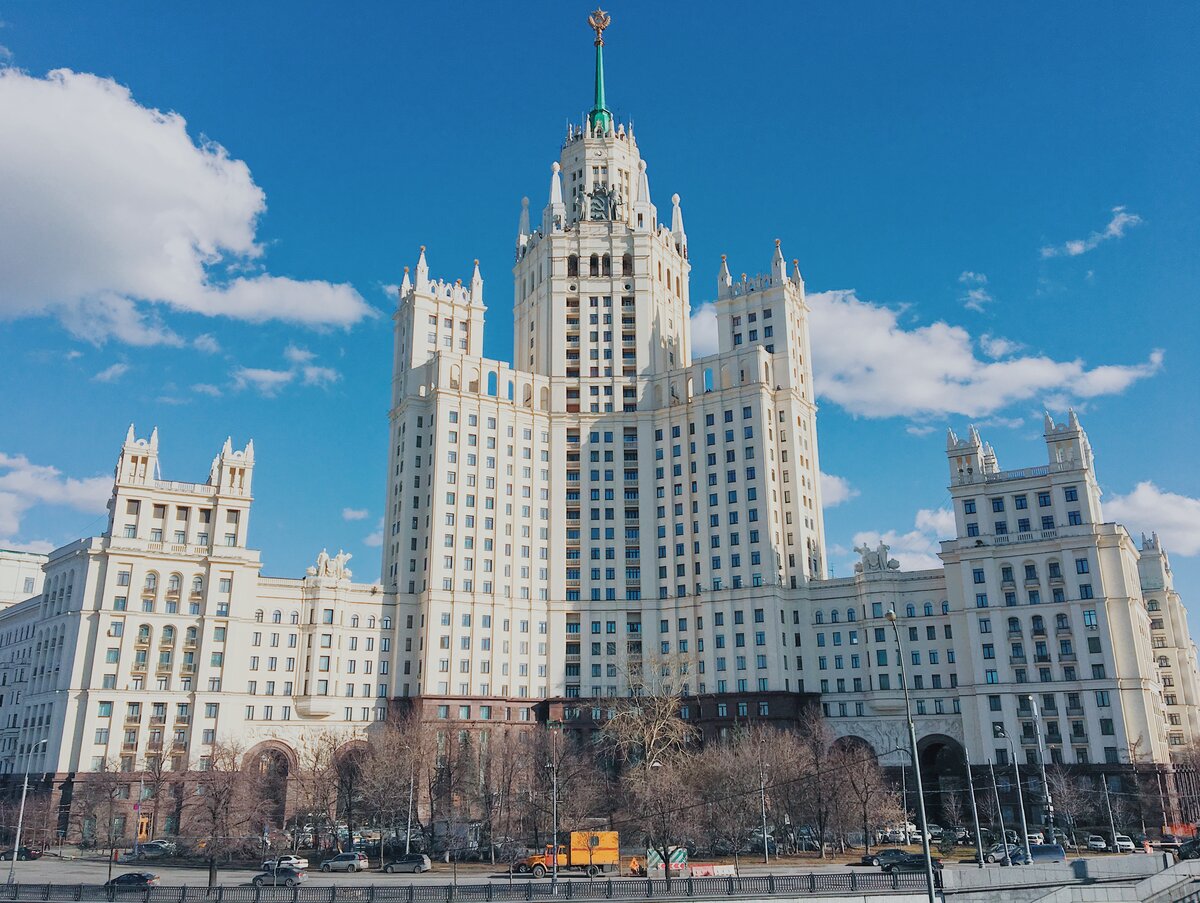 сталинские высотные здания москвы