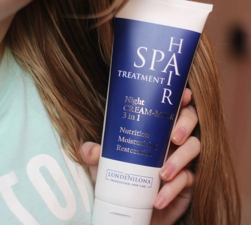 Lundenilona Spa Hair Treatment за пять месяцев использования убирает секущиеся кончики, ломкость прядей,  восстанавливает волосы, добавляя необычайной мягкости
