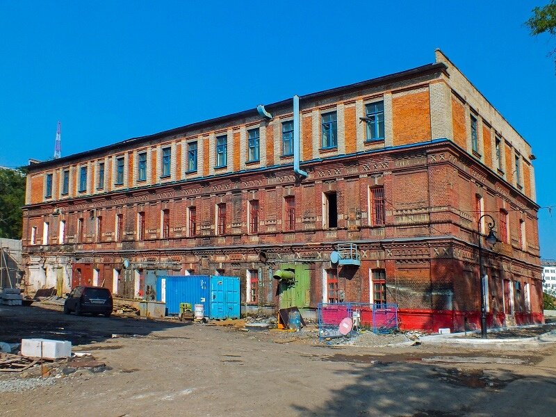 Заброшенные ремонтные мастерские 178-го судоремонтного завода