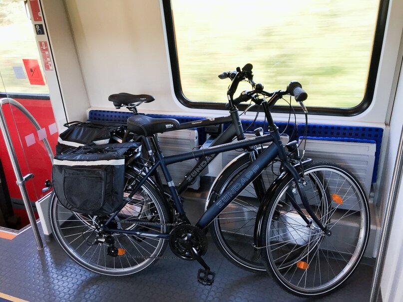 Специальное место в поезде для провоза велосипедов