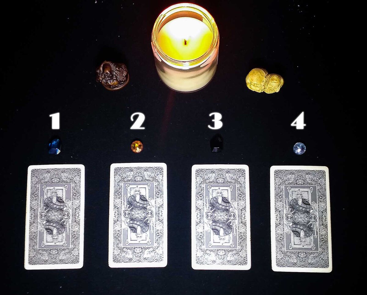 Задайте вопрос: -  "Что было между нами?" и выберите карту к которой вас тянет.