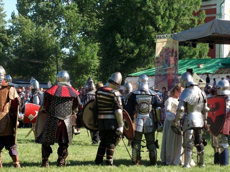 Персонажи вымышлены, совпадения случайны...