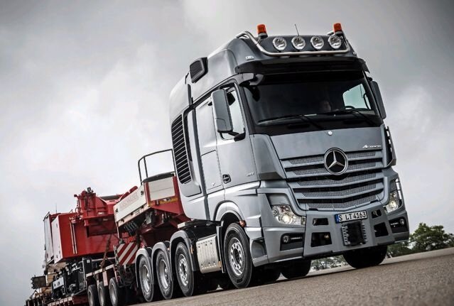 Mercedes-Benz Actros SLT