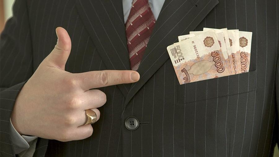Украсть большие деньги у нас сейчас, вроде бы, и не стыдно... Дожили!