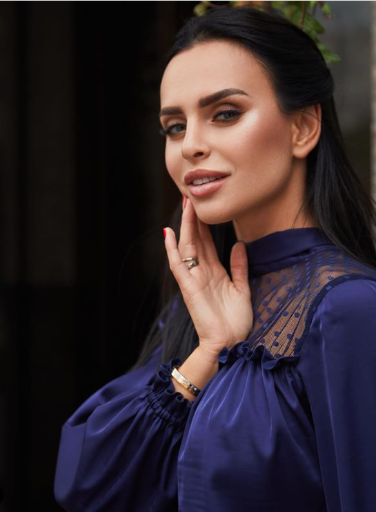 instagram.com @_viktoriya_14