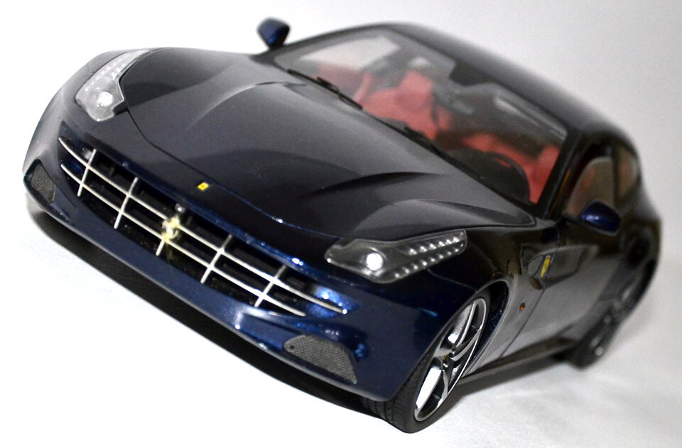 Модель: Ferrari FF V12 2011 1/18 #w1118 in blue Tour de France color