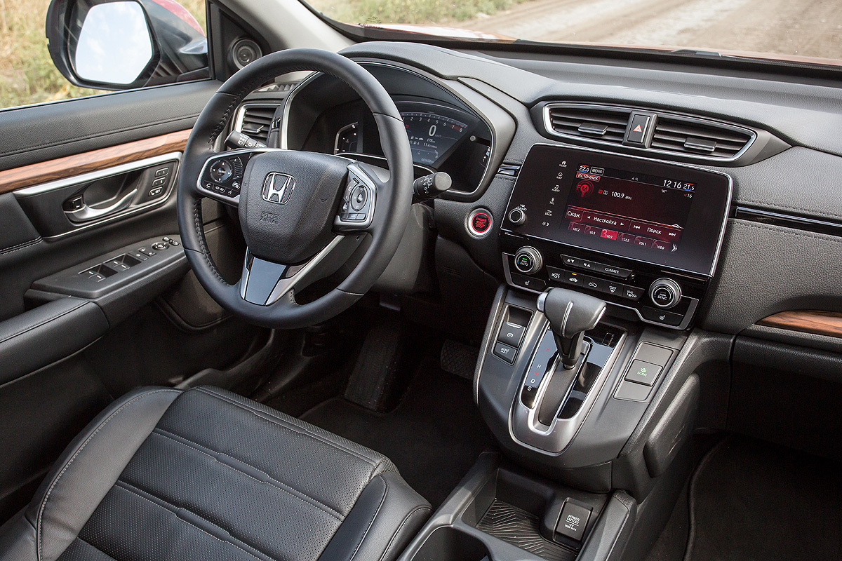 Интерьер Honda CR-V. Фото с сайта 5koleso.ru
