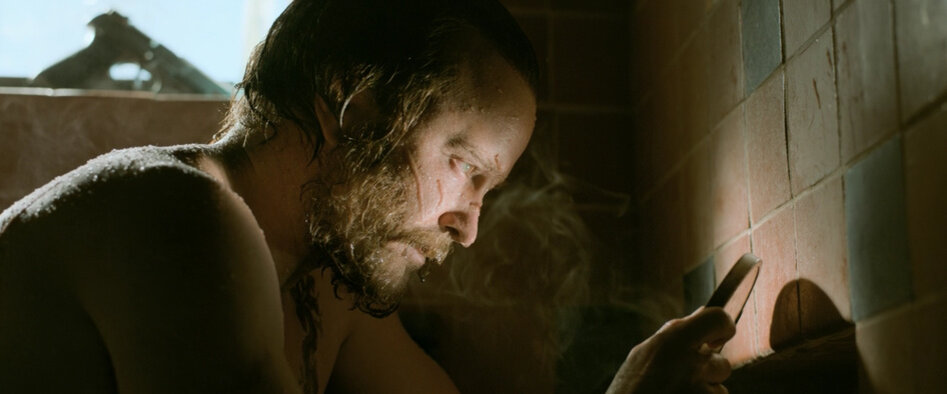 Джесси Пинкман, смывший с себя грязь, боль и страдания многомесячного наркорабства у дяди Джека и думать не помышляет о мести или карьере наркобарона, а твёрдо решает встать на путь исправления.