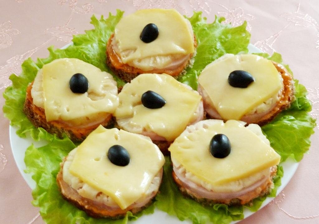 Горячие бутерброды с ветчиной и ананасом на праздничный стол!