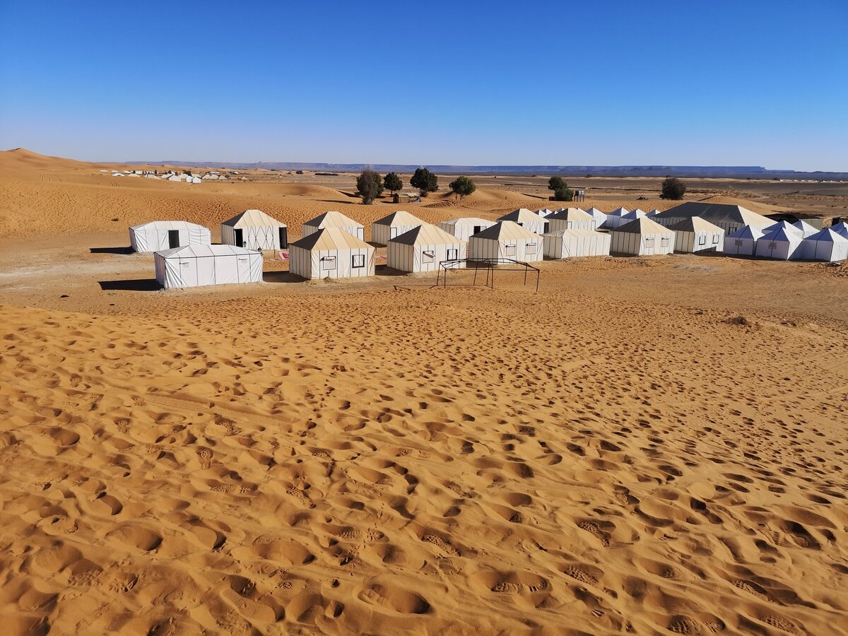 Глэмпинг в Сахаре. Туристический развод, или чем завлекают туриста в пустыню?