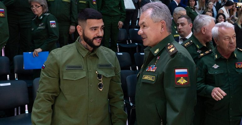 Тимати и Шойгу . Источник : Яндекс. картинки.