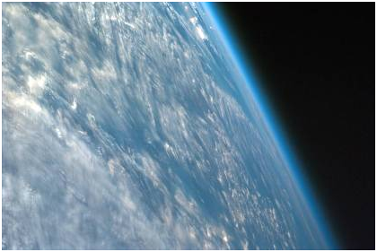 Сейчас атмосфера Земли состоит из 78% азота, 21% кислорода и 1% других составляющих (источник: NASA)