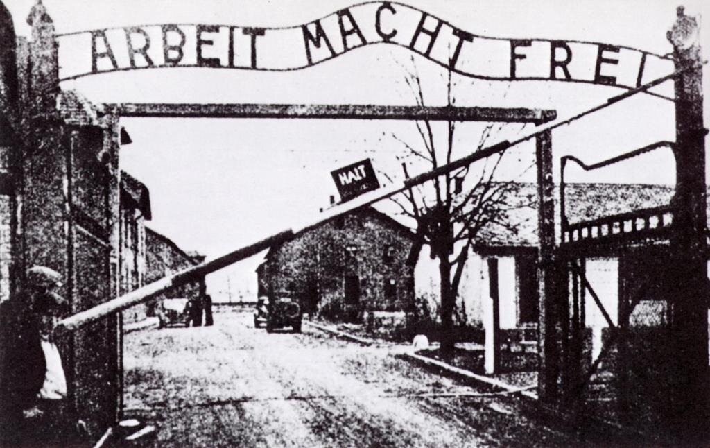 Arbeit macht frei перевод на русский