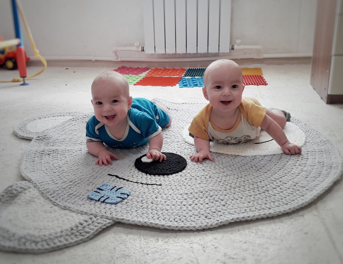 Сева и Вова. 6 месяцев. 