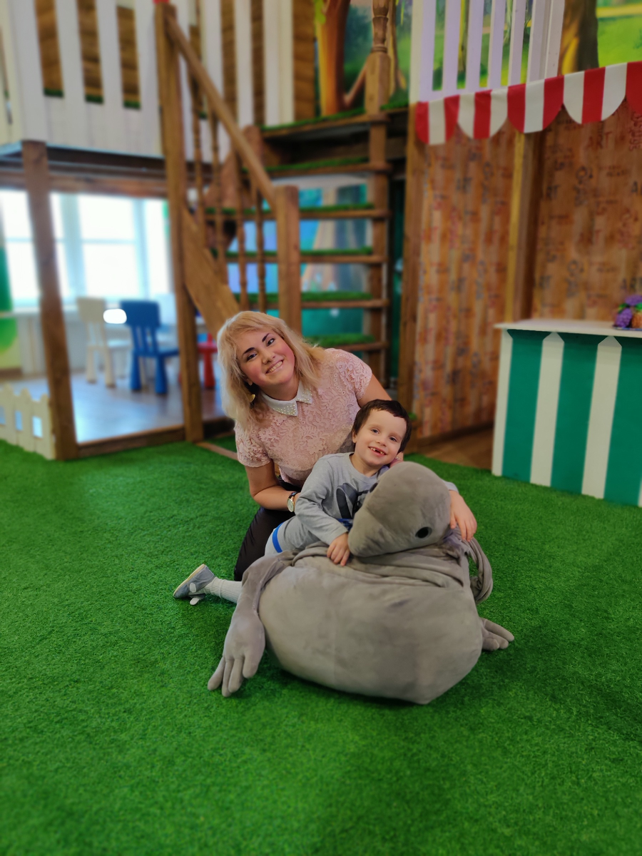 Татьяна и ее сын Андрей. Посещают занятия общего развития с 1 года