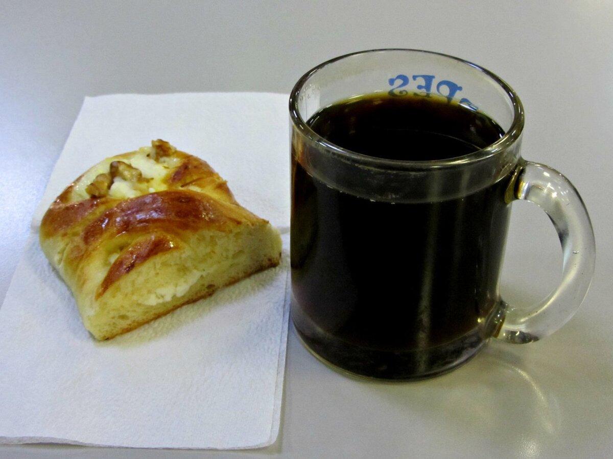 Скромный завтрак гипотонического писателя. Фото автора.