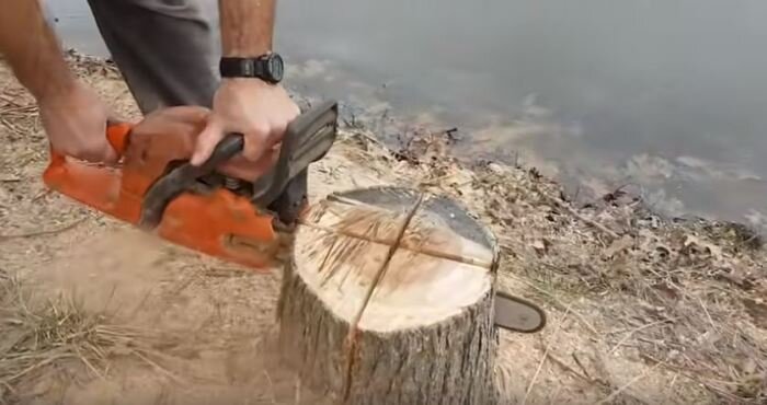 Пилим пень. /Фото: yotune.com.
